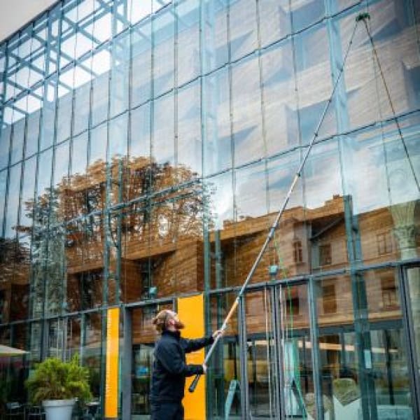 Matériel vitrerie haute hauteur : solutions pour vitres en hauteur