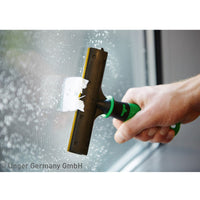 Grattoir UNGER ErgoTec 15 cm lame double haute efficacité en action