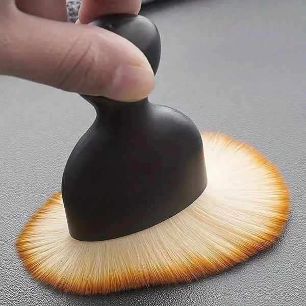 petite brosse à poils fins pour detailing voiture